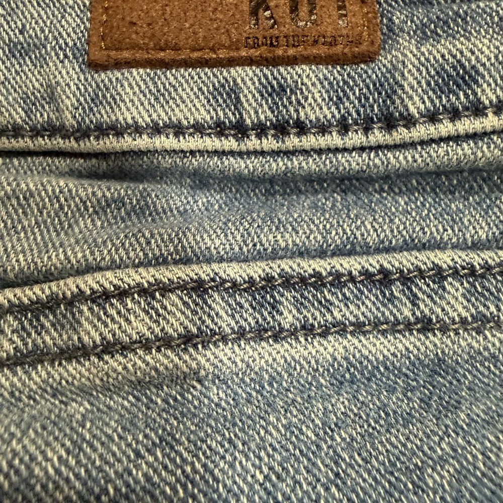 ⭐️Kut from the Kloth Light Blue Jean Shorts - Picture 5 of 6